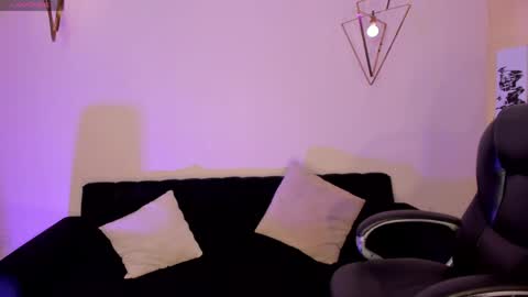 Juanita Clay online show from April 23, 2026, 8:00 pm