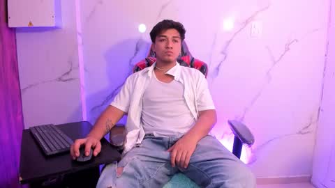 Snapshot of juanmechanic chatting on December 16, 2025, 5:23 am JUAN online show from December 16, 2025, 5:23 am