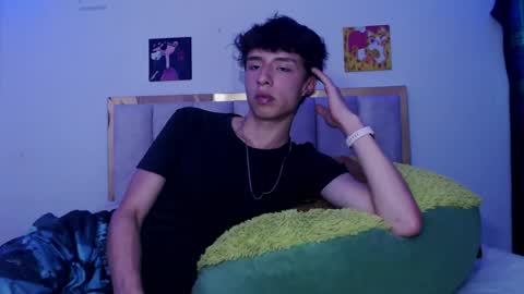 Snapshot of juanmres chatting on May 5, 2026, 9:01 pm juanmres online show from May 5, 2026, 9:01 pm
