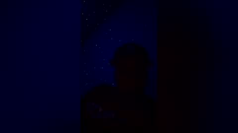 juanpablovg22 online show from April 24, 2026, 4:04 am