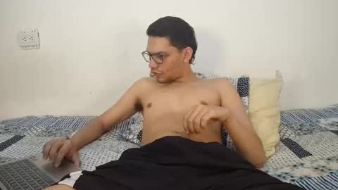 juansuarez204 online show from May 24, 2026, 9:09 pm