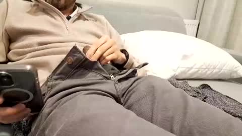 Snapshot of juanxxxo_ chatting on November 4, 2025, 5:12 pm juanxxxo_ online show from November 4, 2025, 5:12 pm