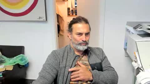 Giovanni50pro online show from October 29, 2025, 3:36 pm