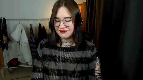 Snapshot of juicy_burrito chatting on January 15, 2026, 4:22 pm Bella online show from January 15, 2026, 4:22 pm