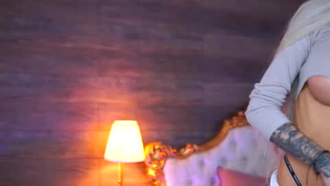 Snapshot of juicy_jessye chatting on November 23, 2025, 8:30 pm Jessye online show from November 23, 2025, 8:30 pm