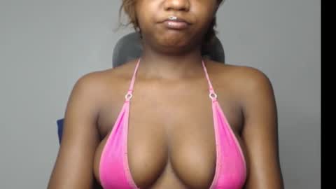 Wet Baddie online show from December 3, 2025, 10:52 pm