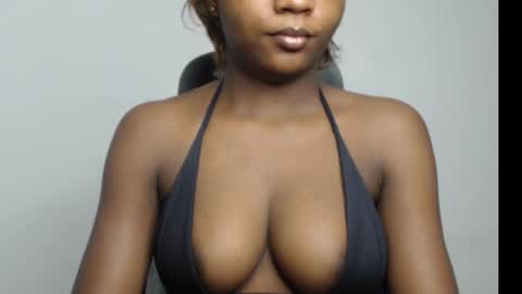 Wet Baddie online show from December 17, 2025, 10:32 am