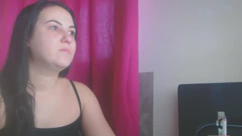 Snapshot of juicy_pussy96 chatting on December 19, 2025, 1:40 pm Anne online show from December 19, 2025, 1:40 pm