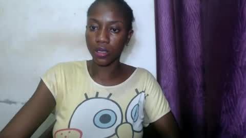 Snapshot of juicyberryx chatting on July 7, 2026, 9:19 pm queen online show from July 7, 2026, 9:19 pm