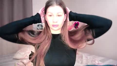 Elena online show from February 9, 2026, 5:17 pm