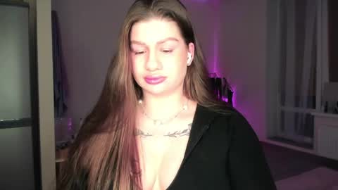 Snapshot of juicyhelenx chatting on April 22, 2026, 8:10 pm Elena online show from April 22, 2026, 8:10 pm