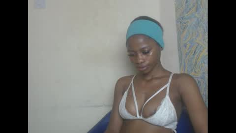 juicypiexx online show from February 11, 2025, 7:27 pm