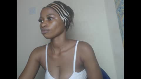 juicypiexx online show from February 12, 2025, 7:24 pm