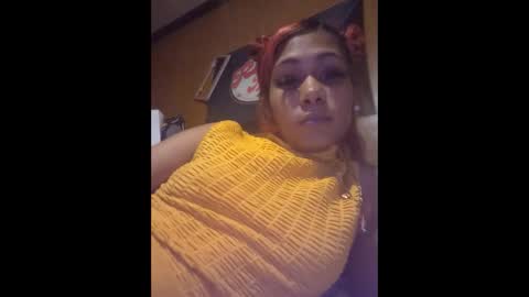 Snapshot of juicyslutx chatting on December 15, 2025, 6:06 am juicyslutx online show from December 15, 2025, 6:06 am