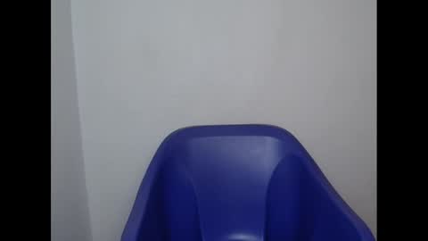 juicyxpink online show from February 16, 2025, 11:49 am