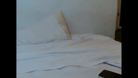 juicyxpink online show from March 8, 2025, 2:23 am