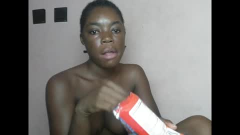 Snapshot of juicyyxboobs chatting on July 4, 2026, 8:15 pm juicyyxboobs online show from July 4, 2026, 8:15 pm