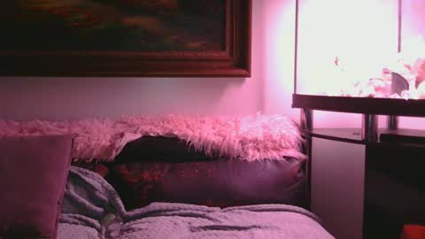 Juiicy Bunns online show from February 25, 2025, 5:08 am