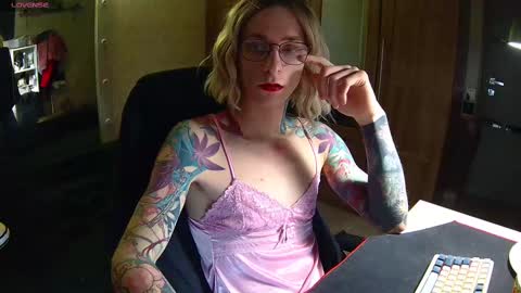 Snapshot of juleea_doll chatting on March 4, 2025, 4:52 pm Julia online show from March 4, 2025, 4:52 pm