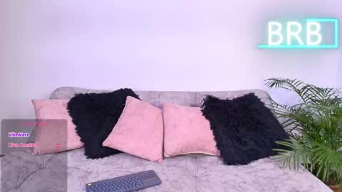 Jules and Gia online show from April 12, 2026, 3:28 pm