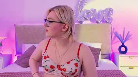Snapshot of jules_nightt chatting on June 5, 2026, 9:53 pm Jules Nightt online show from June 5, 2026, 9:53 pm