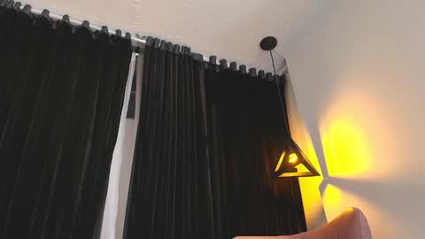 Julees online show from February 19, 2025, 11:36 pm