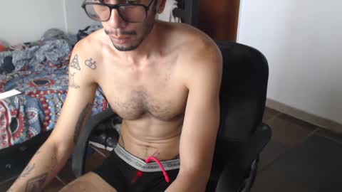 Snapshot of julfigo chatting on July 13, 2026, 3:04 pm Julfigo online show from July 13, 2026, 3:04 pm