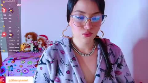 Juliana online show from November 26, 2025, 3:29 am