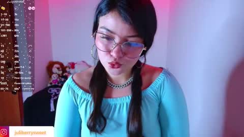 Juliana online show from March 18, 2026, 4:48 am