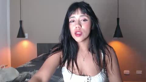 Snapshot of juli_love11 chatting on December 17, 2025, 12:05 am JULIETA online show from December 17, 2025, 12:05 am