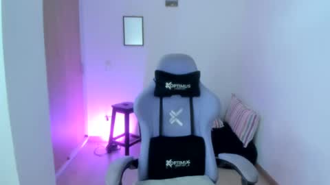 Snapshot of juli_santos_22 chatting on June 30, 2026, 2:29 pm juli_santos_22 online show from June 30, 2026, 2:29 pm