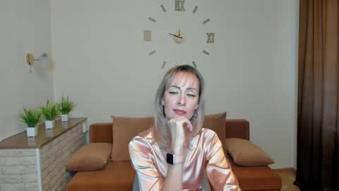 julia__cherry_ online show from December 8, 2024, 10:52 am