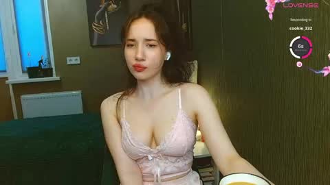 Snapshot of julia_ether chatting on May 9, 2026, 8:52 am Julia online show from May 9, 2026, 8:52 am