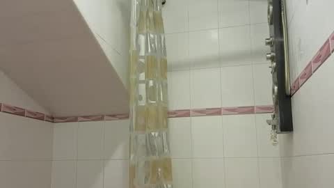 julia_giulia online show from November 5, 2025, 1:44 pm