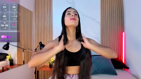 J U L IA   M A R T I N E Z online show from February 23, 2026, 11:40 am