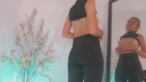 Snapshot of julia_roberts420 chatting on March 10, 2025, 7:07 pm Julia Schedule 10 pm to 4 am GTM-5 online show from March 10, 2025, 7:07 pm