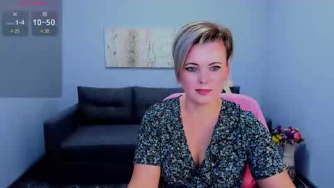 Snapshot of julia_wilsons chatting on November 23, 2025, 7:19 am Julia online show from November 23, 2025, 7:19 am