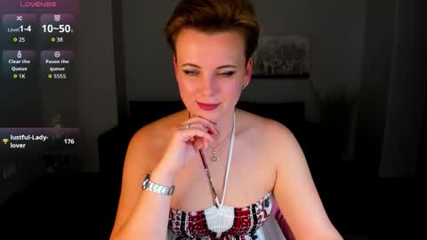 Snapshot of julia_wilsons chatting on November 28, 2025, 1:25 pm Julia online show from November 28, 2025, 1:25 pm