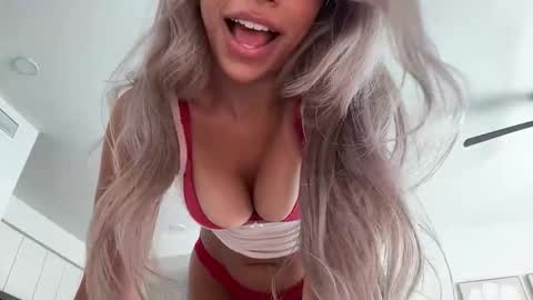 Snapshot of juliaabrooks chatting on December 15, 2025, 7:51 pm Julia Brooks online show from December 15, 2025, 7:51 pm