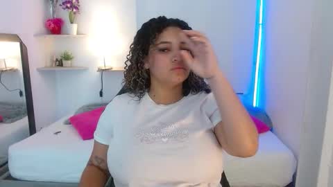 Julia online show from October 20, 2025, 12:16 pm