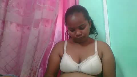 Snapshot of juliah02 chatting on January 24, 2025, 5:42 am juliah02 online show from January 24, 2025, 5:42 am