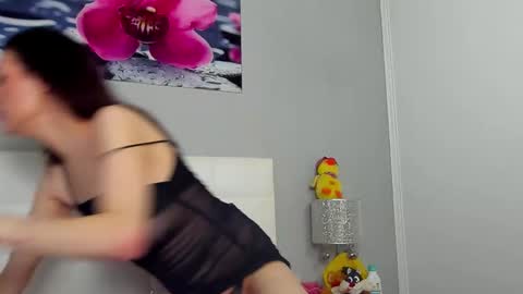 Snapshot of juliahunts chatting on November 21, 2025, 7:18 am JuliaHunt online show from November 21, 2025, 7:18 am