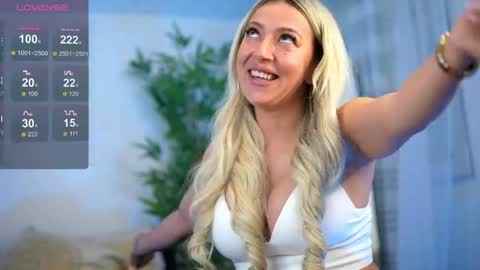 Julia online show from May 1, 2026, 6:12 pm