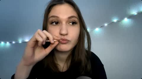 Julia online show from April 20, 2026, 5:48 pm