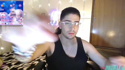 Snapshot of julian1225_ chatting on December 3, 2024, 2:58 am Julian online show from December 3, 2024, 2:58 am