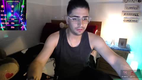 Snapshot of julian1225_ chatting on January 27, 2025, 4:33 pm Julian online show from January 27, 2025, 4:33 pm