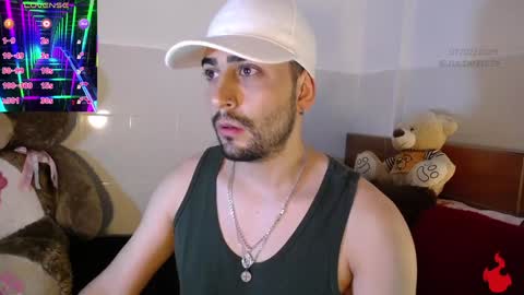 Snapshot of julian1225_ chatting on February 7, 2025, 8:42 pm Julian online show from February 7, 2025, 8:42 pm