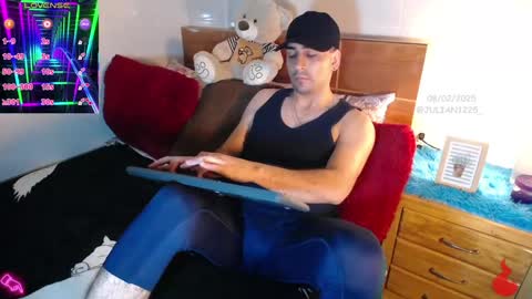 Snapshot of julian1225_ chatting on February 8, 2025, 5:50 pm Julian online show from February 8, 2025, 5:50 pm