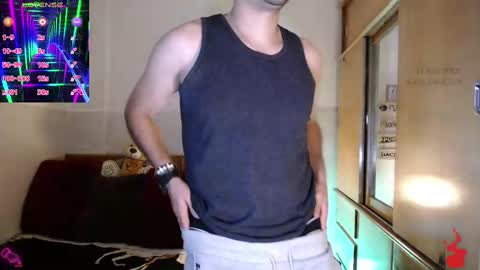 Snapshot of julian1225_ chatting on February 11, 2025, 11:22 pm Julian online show from February 11, 2025, 11:22 pm