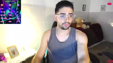 Snapshot of julian1225_ chatting on March 11, 2025, 2:32 am Julian online show from March 11, 2025, 2:32 am